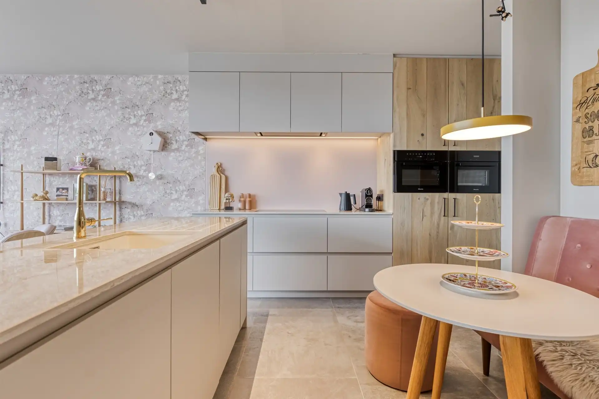 Loftappartement met 2 kamers in centrum foto 11