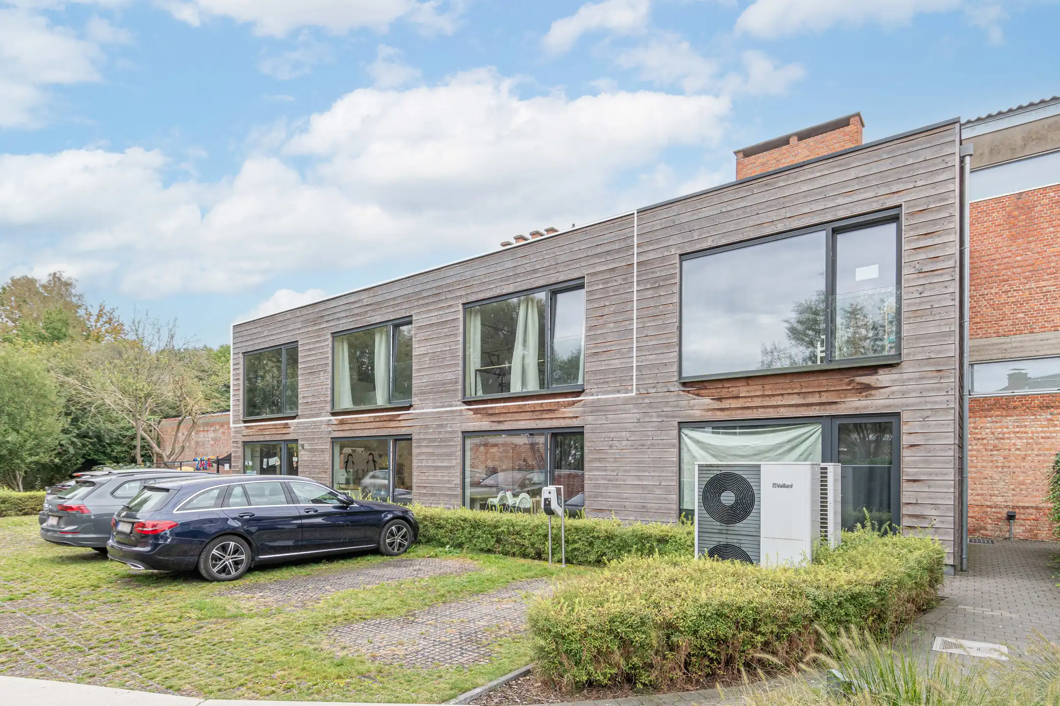 Veelzijdige en lichtrijke kantoorruimte! foto {{pictureIndex}}