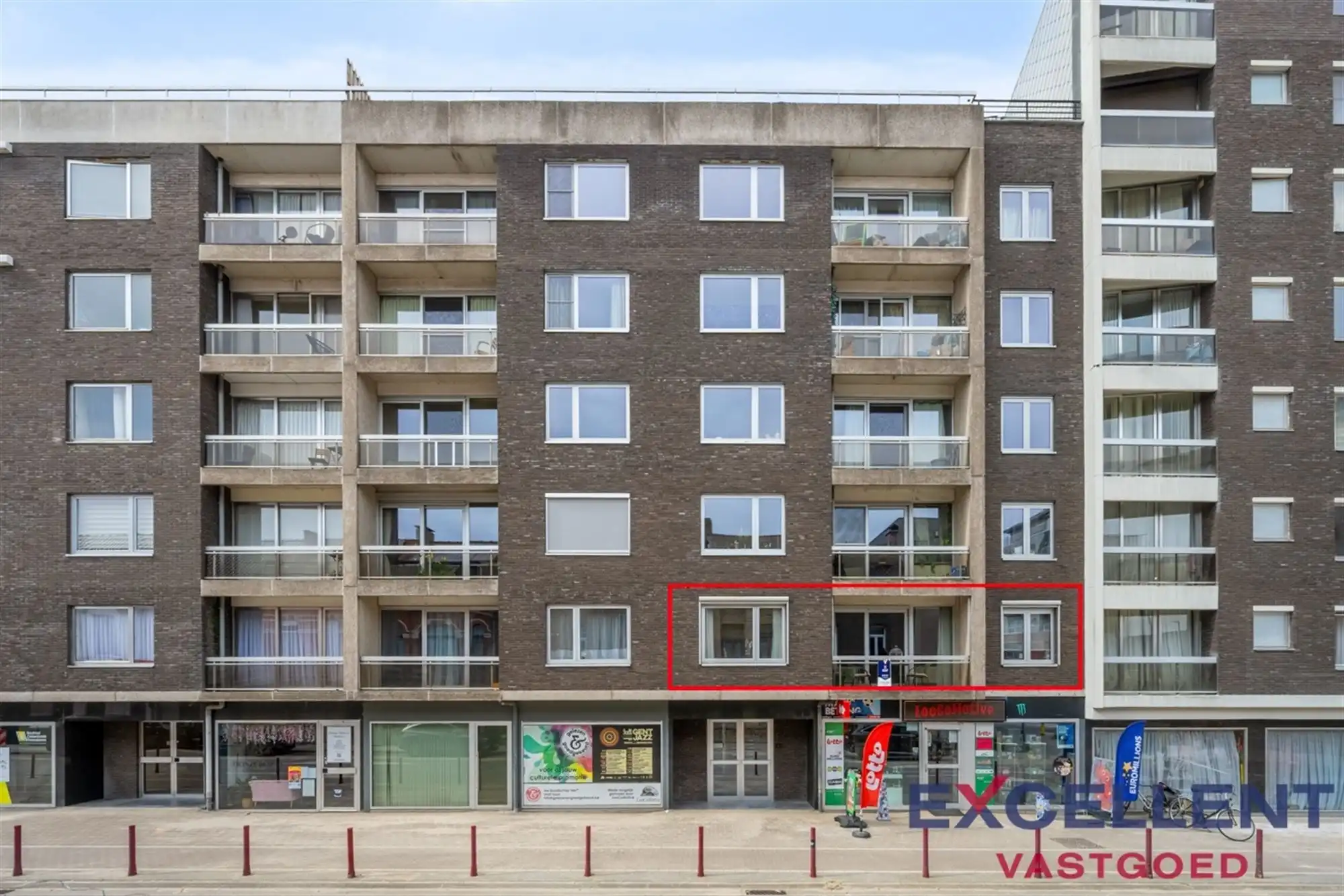 Instapklaar 3-slaapkamerappartement te koop centrum Deinze foto 13