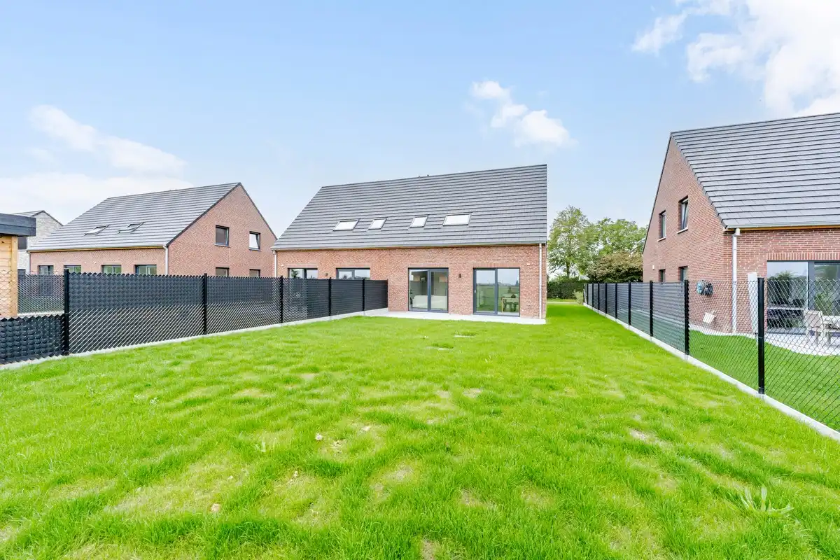 2 nouvelles maisons avec garage à Saint-Léger foto 17