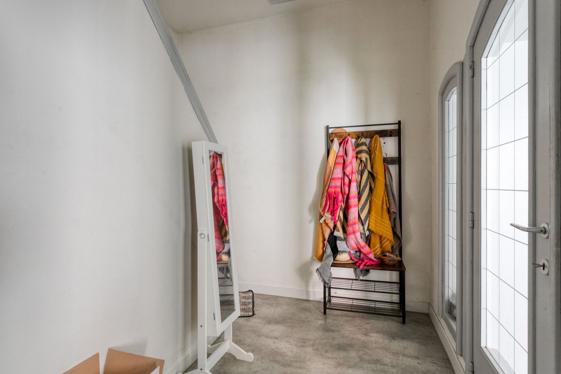 Instapklaar app.  met 3 slaapkamers, garage en terras foto 2