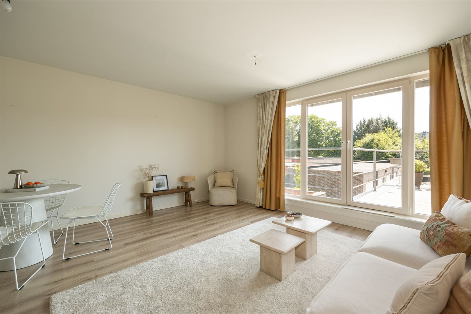 Instapklaar appartement met groot terras en autostaanplaats foto 5