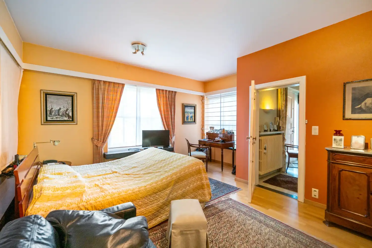 Ruime villa met 5 slpkrs, zwembad en handelsruimte op perceel van 3383m² te Berlaar foto 16