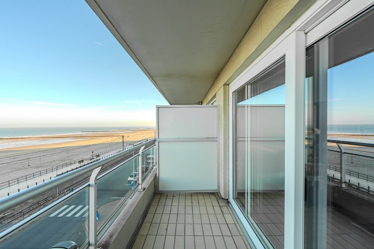 Ruim 1-slaapkamer appartement met frontaal zeezicht !  foto 10