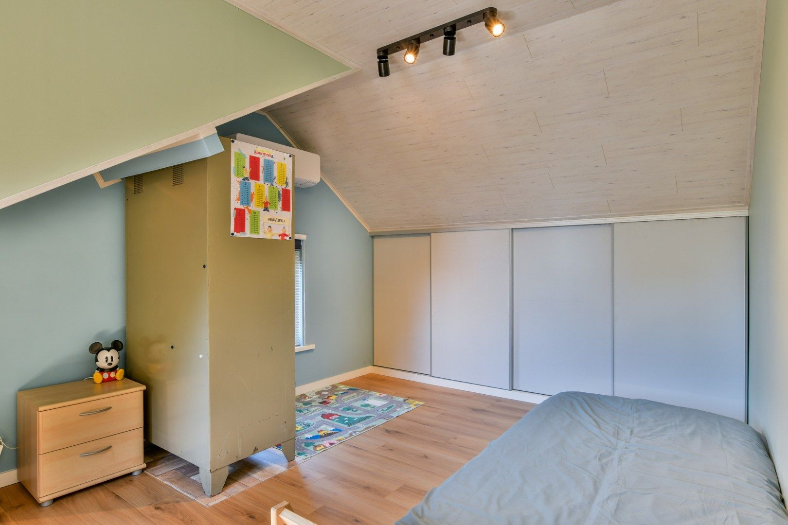 Gerenoveerde gezinswoning met tuin en garage in landelijke omgeving foto 18