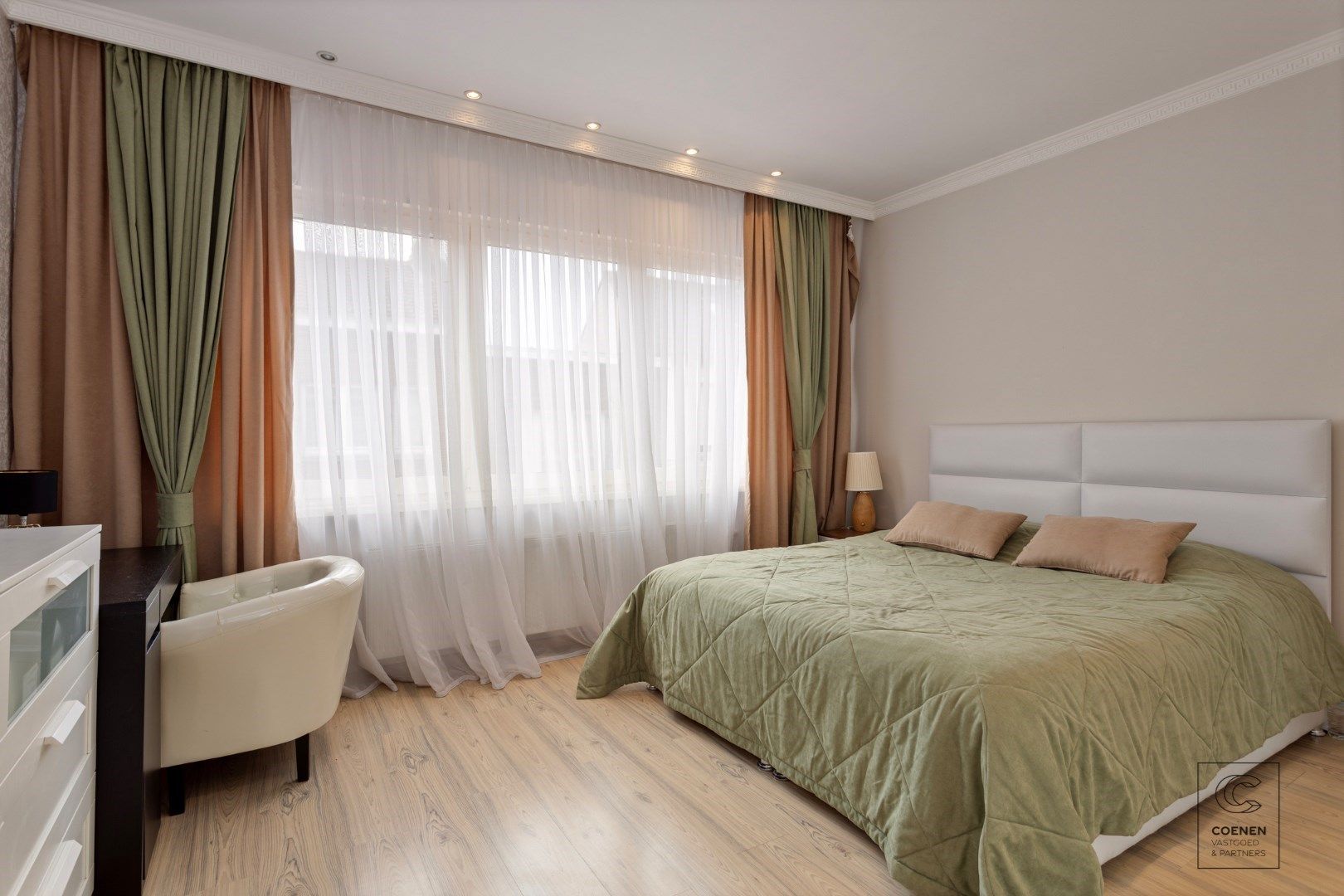 Ruime woning met 5 slpk's en een bew opp van 155 m² op zeer centrale ligging te Merksem foto 11