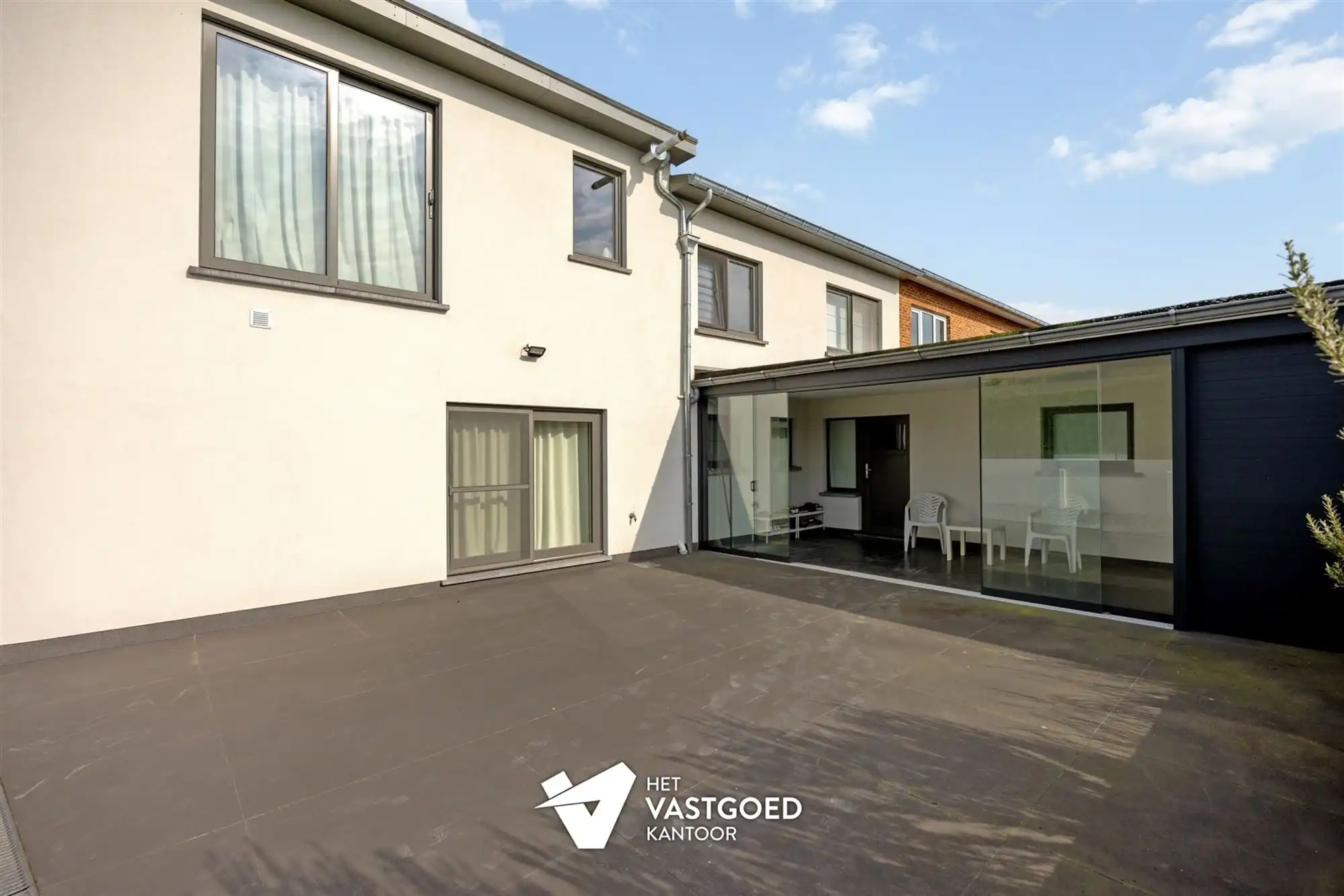 PERFECT ONDERHOUDEN GELIJKVLOERS APPARTEMENT (146M²) MET 3 SLAAPKAMERS EN TERRAS TE HASSELT foto 19