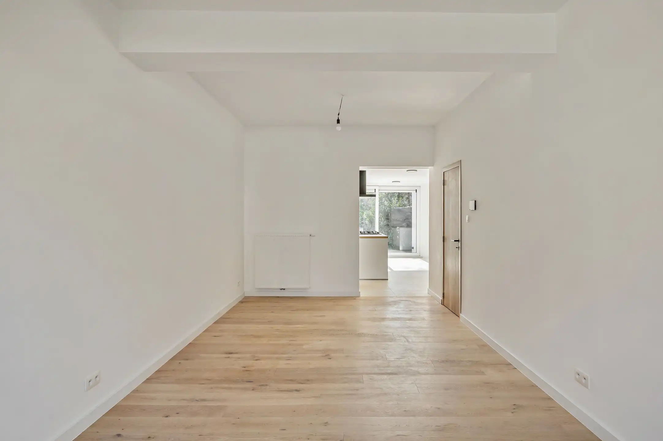 Volledig gerenoveerde en instapklare woning met zonnige tuin te Brasschaat! foto 5