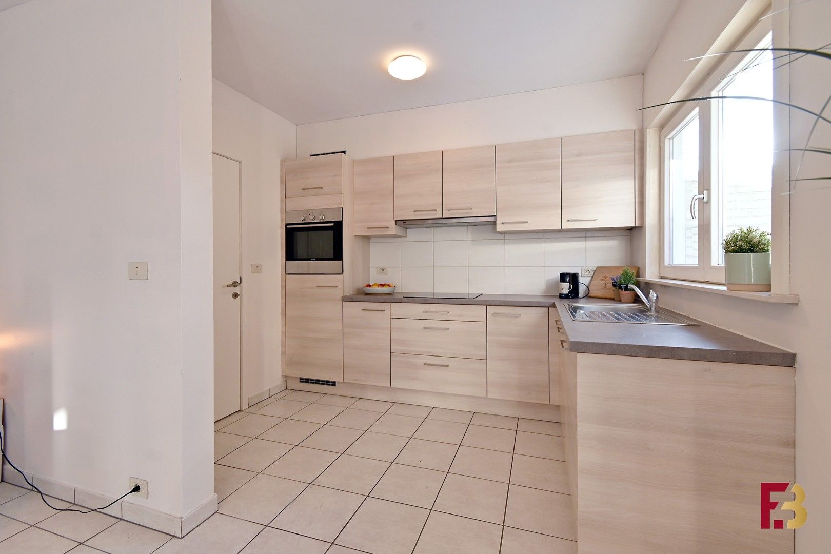 Instapklaar gelijkvloers appartement met terras in hartje Oudenaarde foto 8