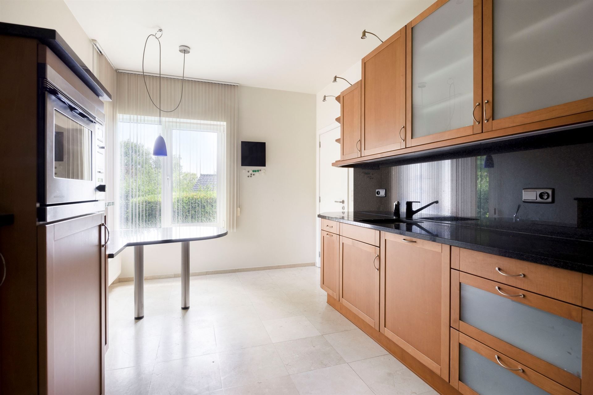 Prachtige moderne villa in rustige wijk foto 14