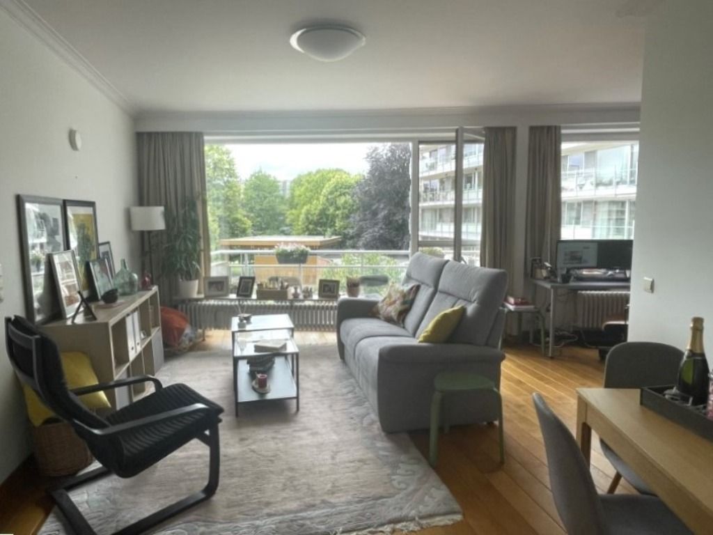 Instapklare flat van 45m² met aparte slaaphoek - incl. autostaanplaats en kelder foto 3