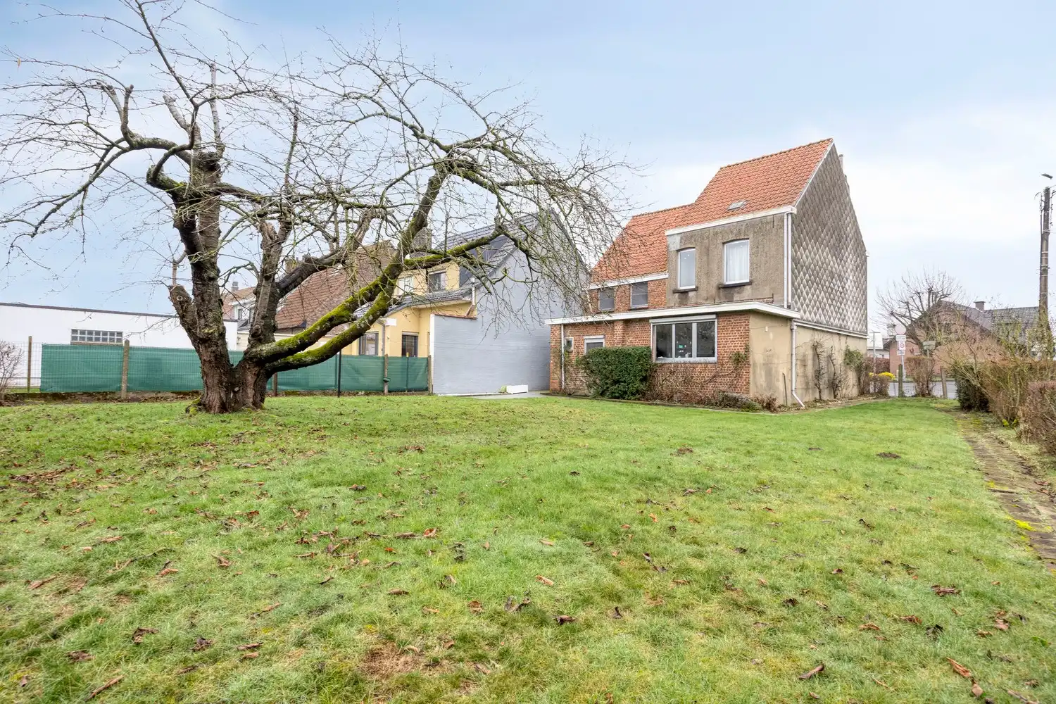 Te renoveren woning met veel potentieel gelegen in het centrum van Sint-Pieters-Leeuw foto 28