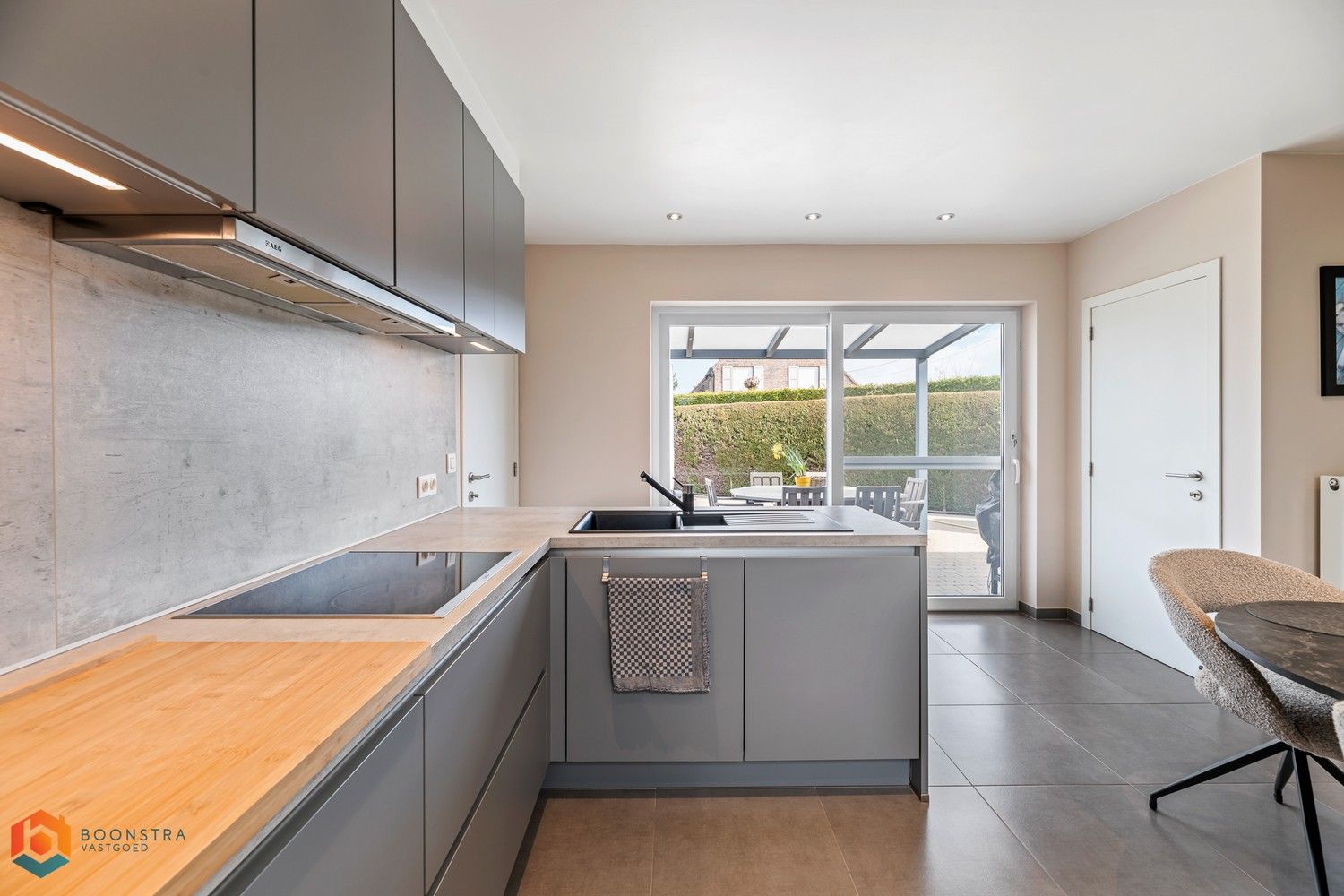 Instapklare gelijkvloers woning met 2 (à 3) slpkrs te Putte foto 8