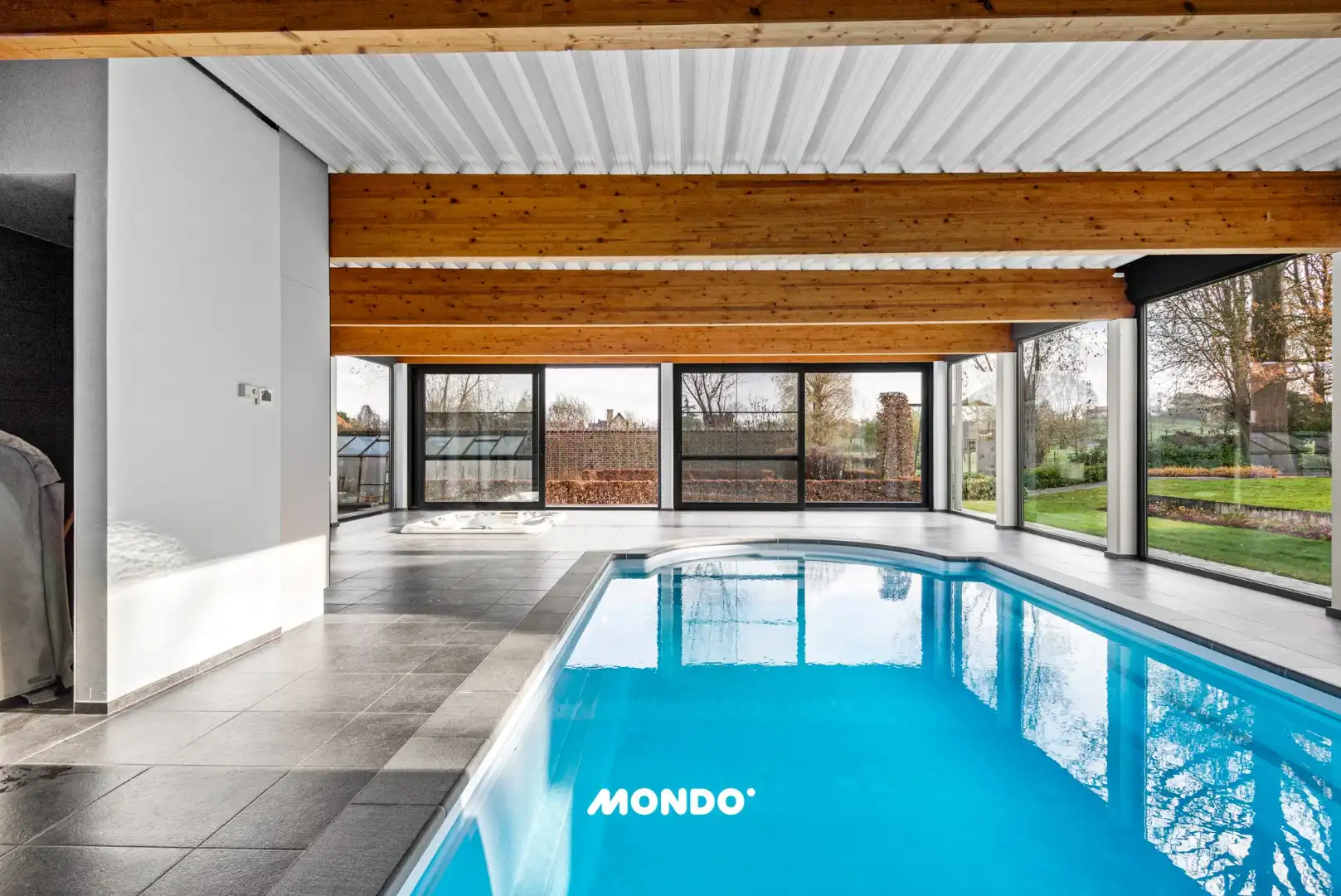 Unieke hoeve  (1.56ha) met paardenfaciliteiten & overdekt zwembad. foto 30