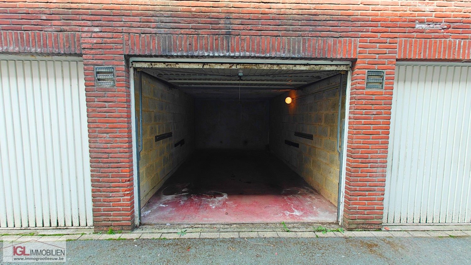 Garagebox te koop in Sint-Pieters-Leeuw foto 3