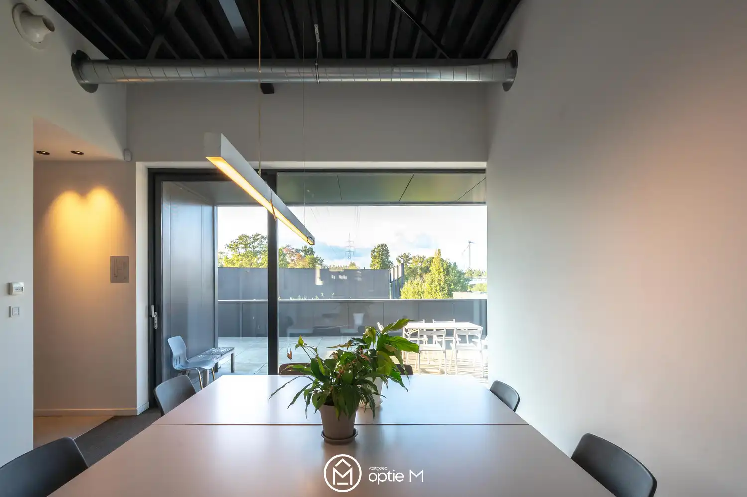 Moderne kantoorelementen te huur in Paal – 308m² met 24 parkeerplaatsen op een uitstekende locatie. foto 9