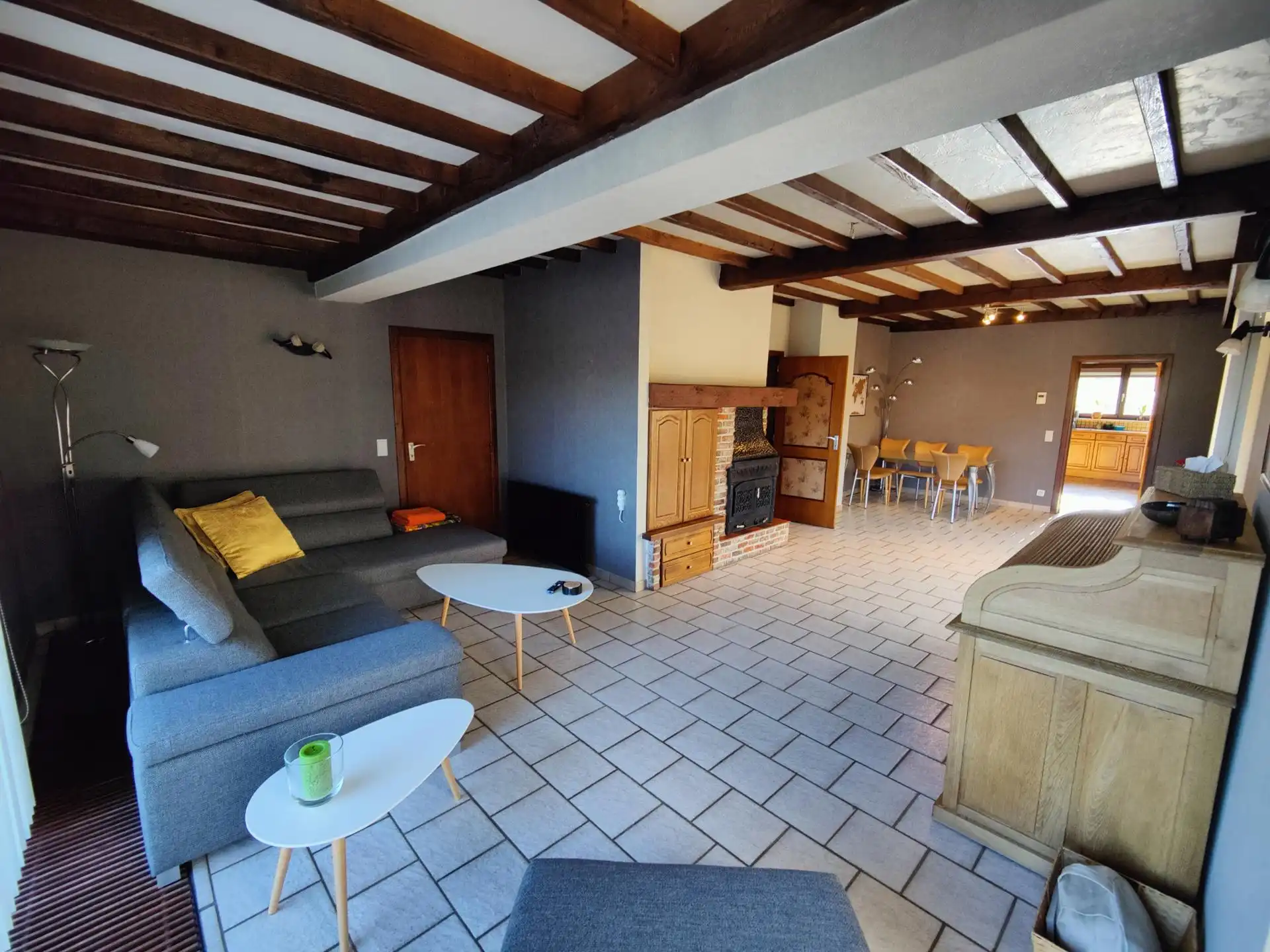 Ruim, gelijkvloers appartement met 2 slaapkamers & terras foto 2