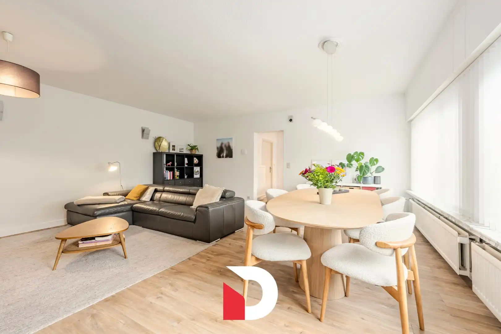 Instapklare hoekwoning met praktijkmogelijkheid in topbuurt nabij centrum Brugge foto 3
