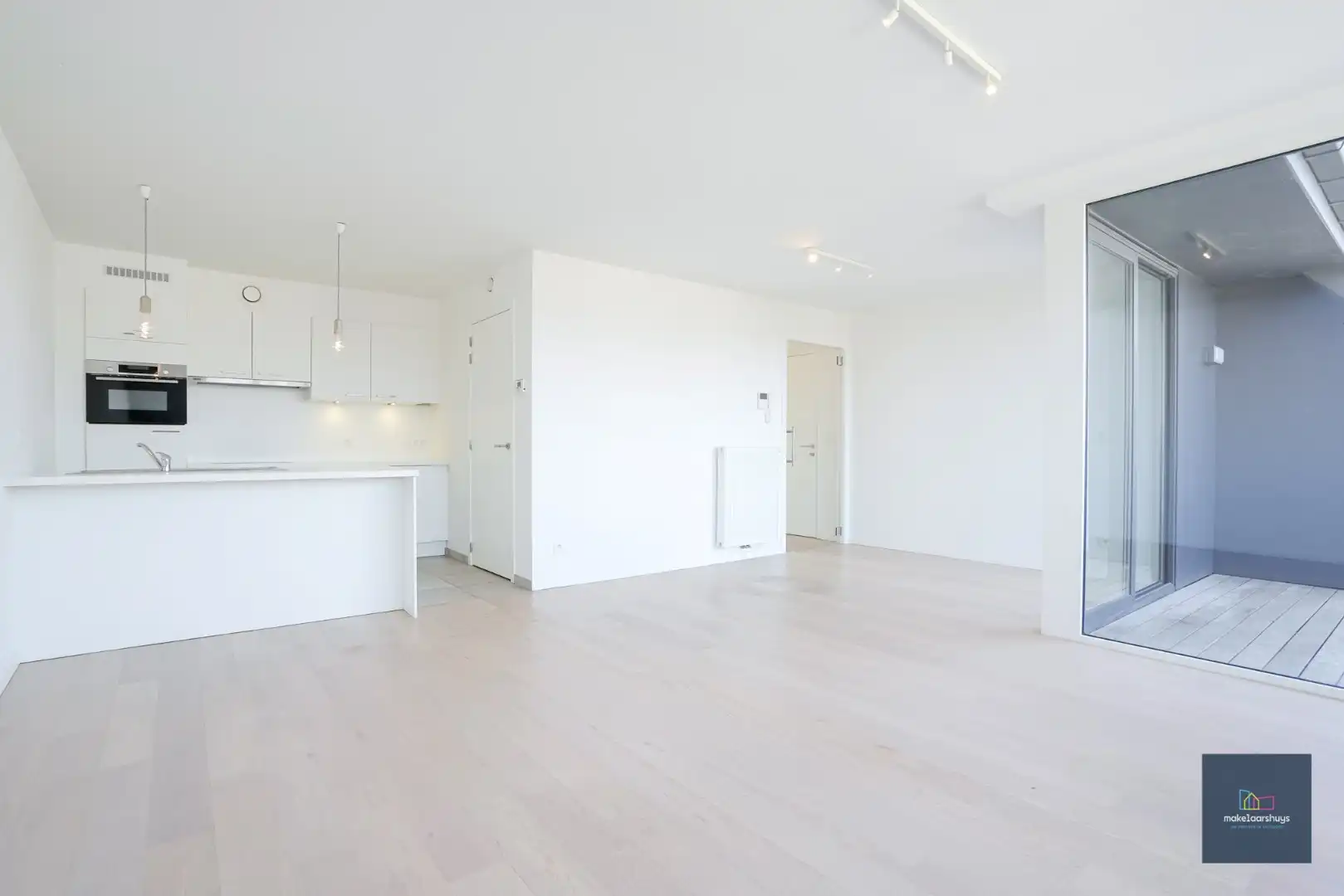 Schitterend 1-slpk.appartement met staanplaats.  foto 2