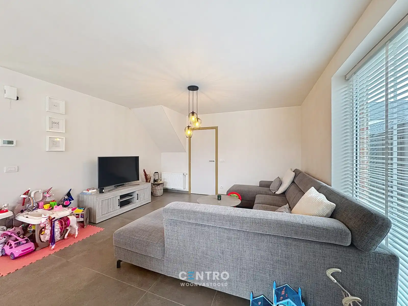 Recente ENERGIEZUINIGE HOB met alle COMFORT met 3 RUIME slpks, garage en LEUKE tuin! foto 4