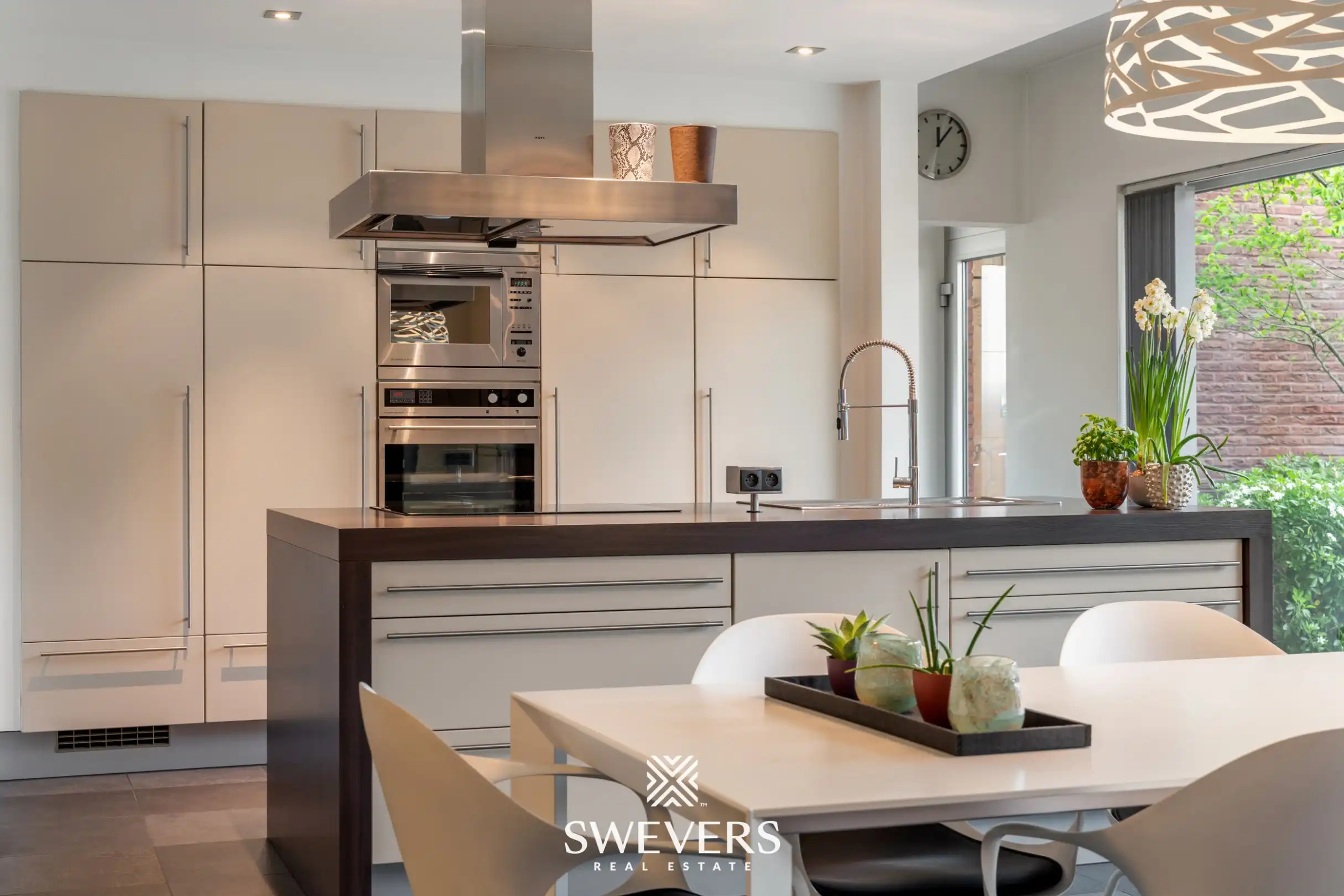 Werken, wonen en genieten in luxevilla met zwembad, poolhouse en magazijn in Koersel foto 10