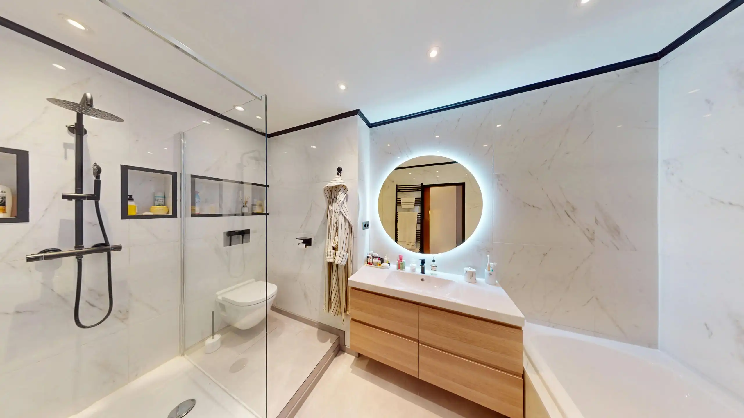 DEURNE - Gerenoveerd appartement  foto 7