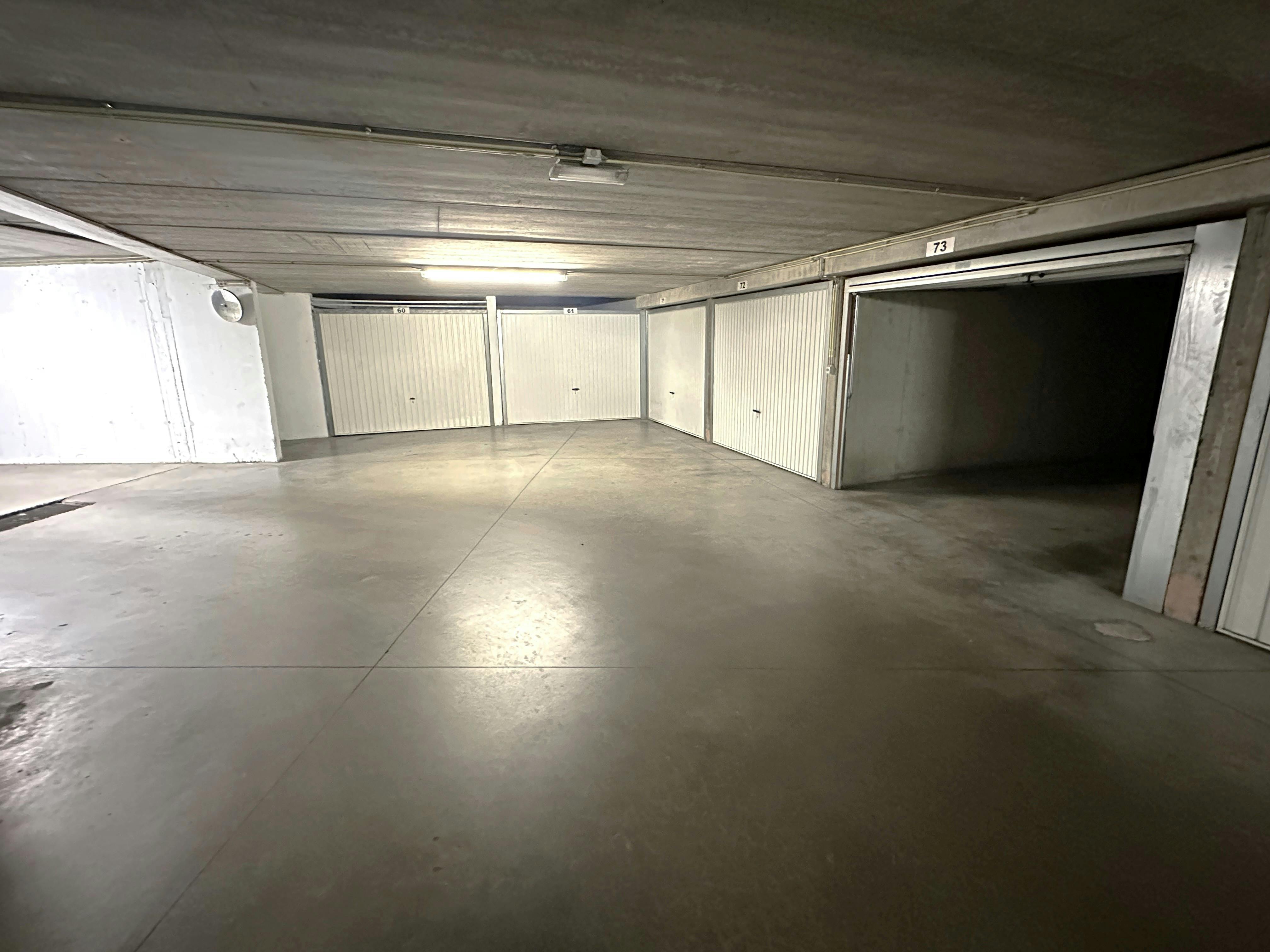 Vlot toegankelijke garage in het centrum van Koksijde-Bad foto 3