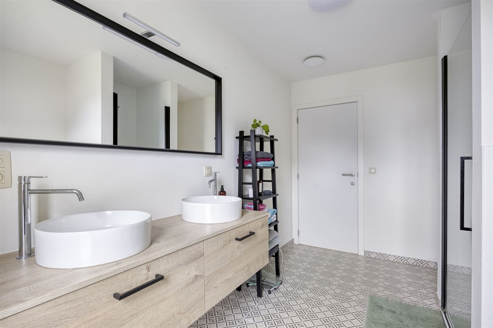 TE KOOP: Recente woning met 3 slaapkamers te Genk!  foto 11