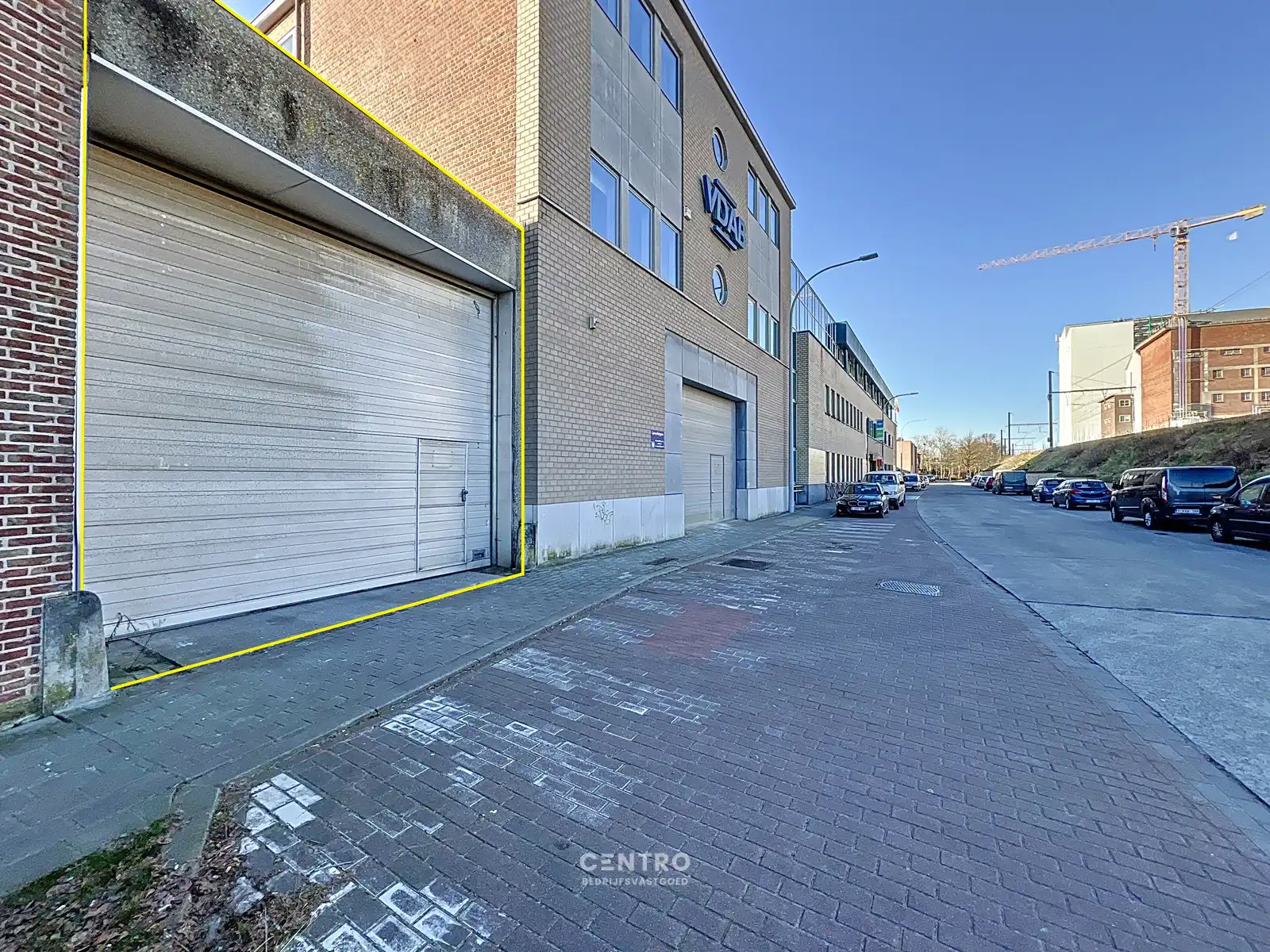 Opslagplaats ( ± 2.000m²) met 7m vrije hoogte vlakbij de havenkop te Roeselare! foto 10