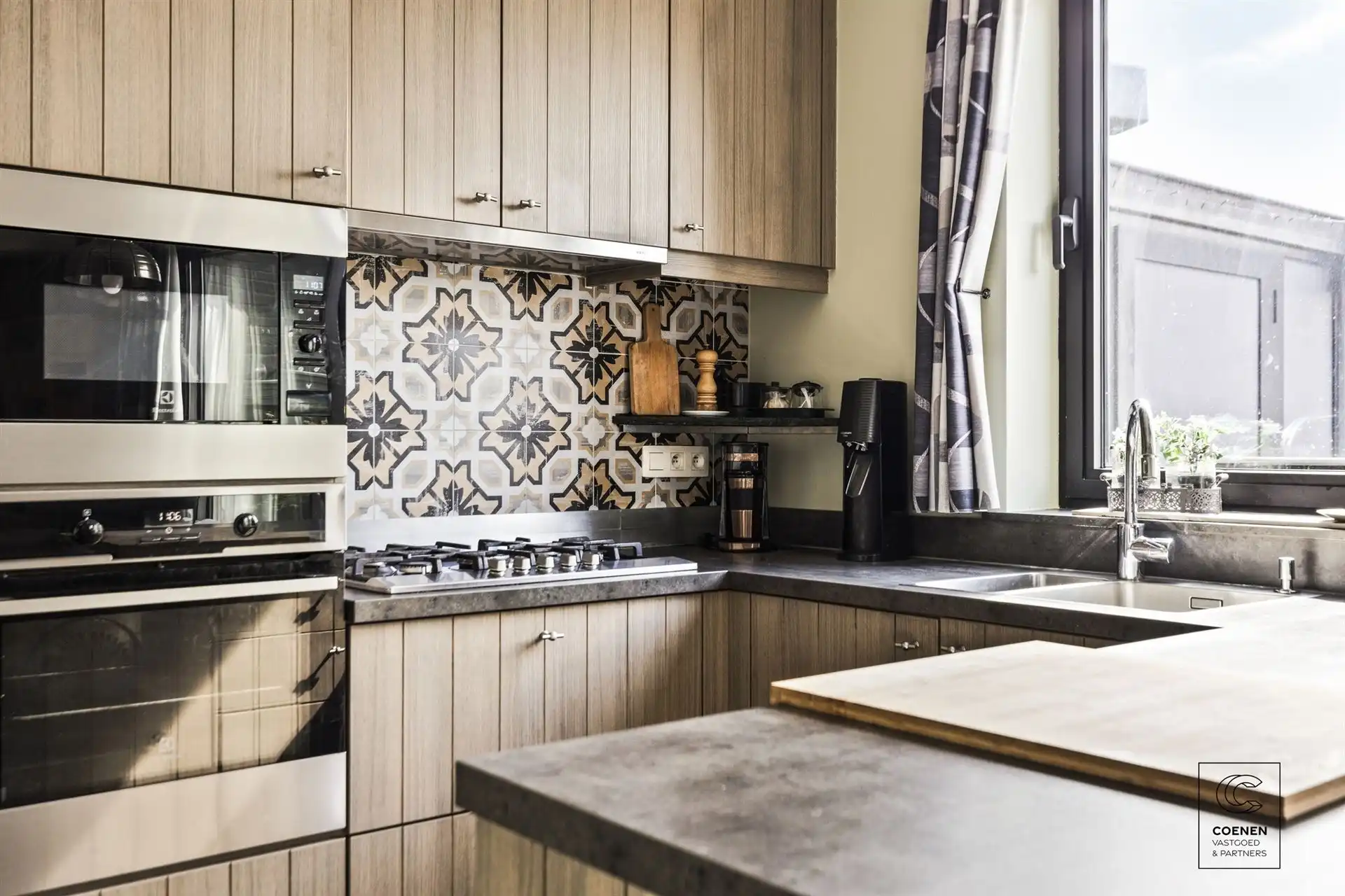 Verzorgd appartement met zuidgericht terras en 2 slaapkamers! foto 3