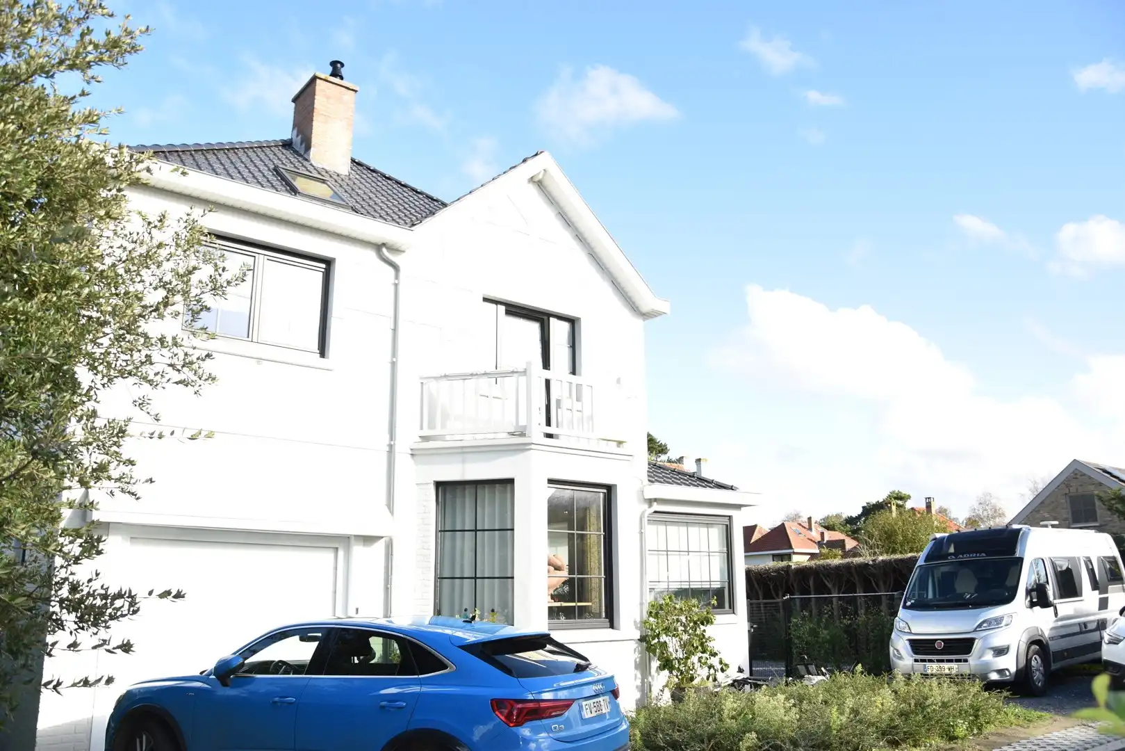 Charmante kustvilla, volledig gerenoveerd in een rustige buurt tussen Koksijde bad en Koksijde dorp. foto {{pictureIndex}}