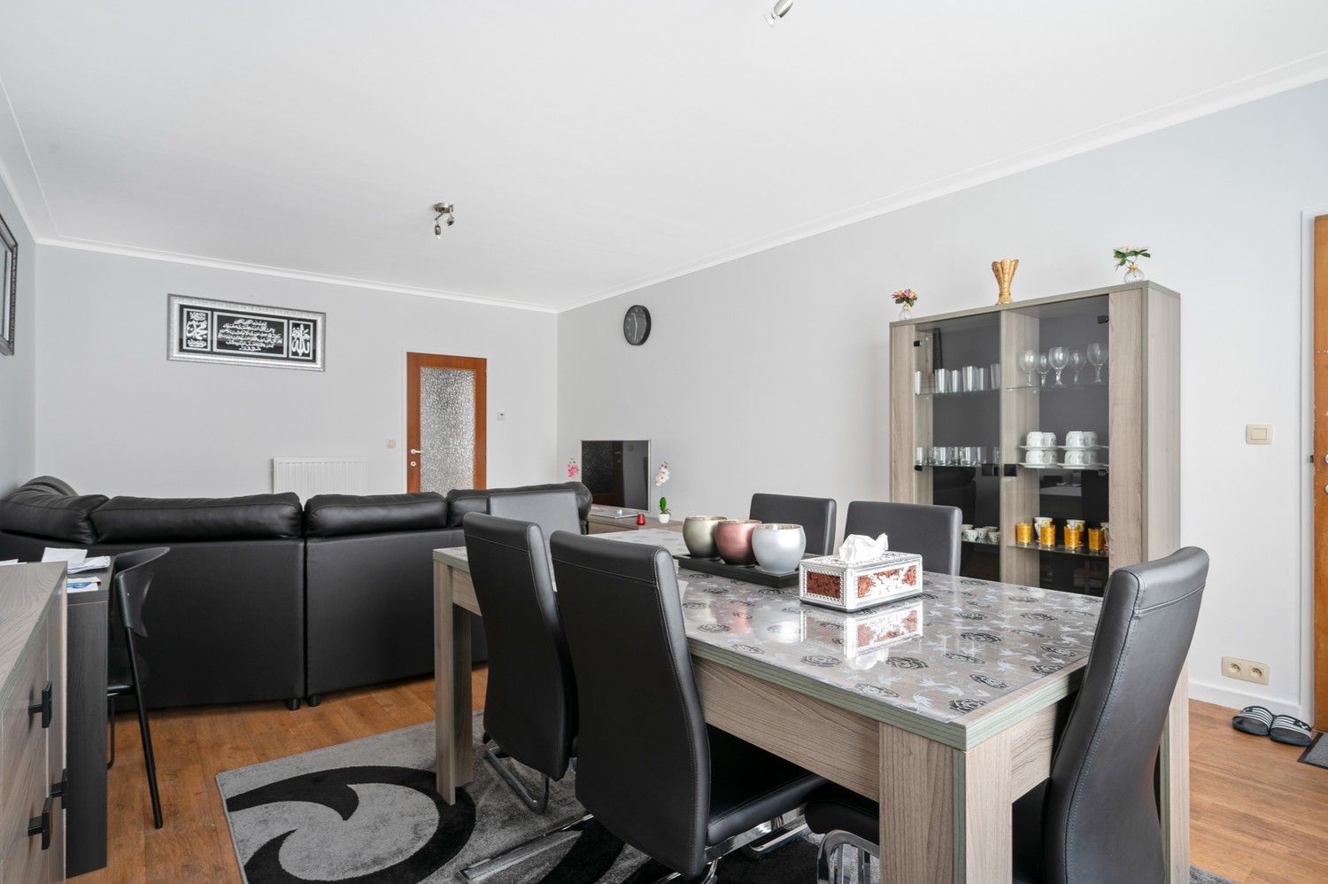 Appartement in kleinschalig gebouw met 2 slaapkamers en terras! foto 4