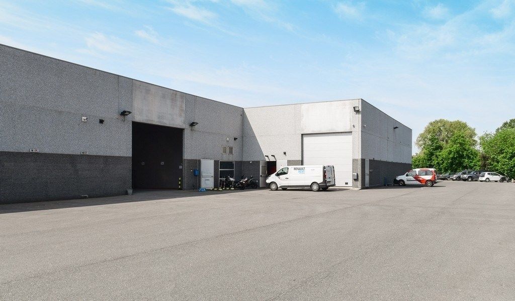 Magazijn te huur in GRUPO Bedrijvencentrum in Lokeren foto {{pictureIndex}}