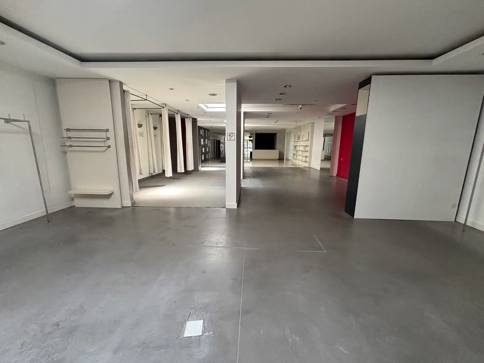 Ruim handelspand op centrale ligging in Brasschaat foto 7