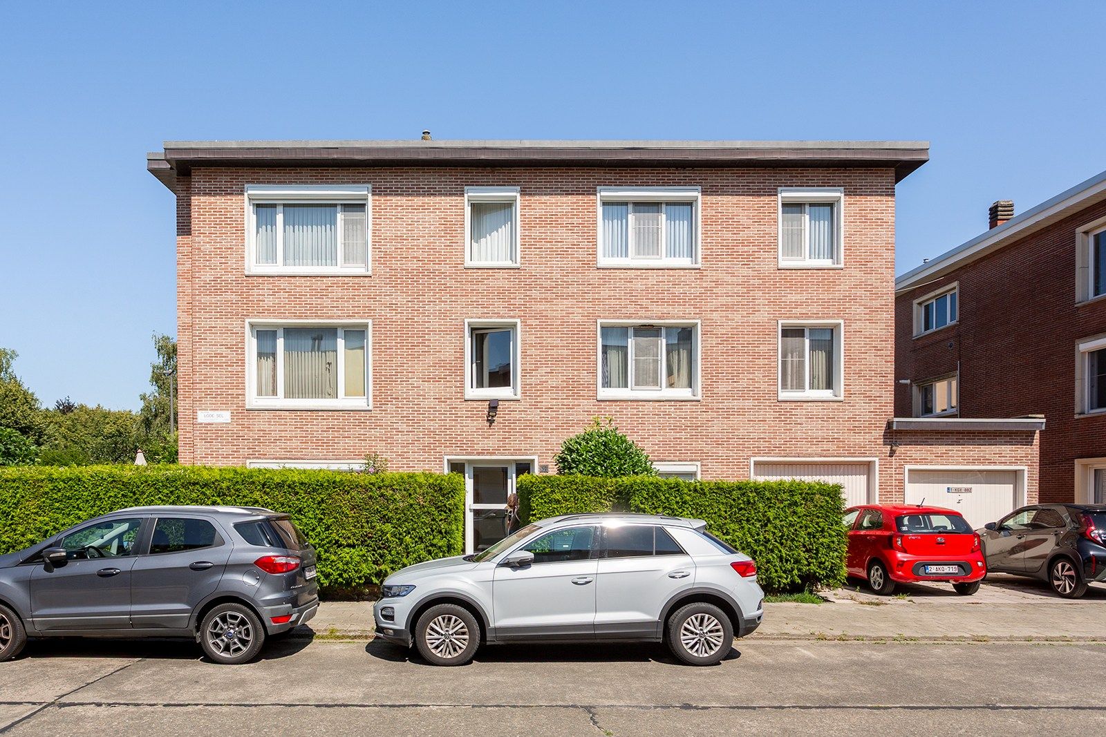 Instapklaar hoekappartement met veel lichtinval op een rustig pleintje foto 24