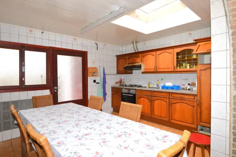 TE RENOVEREN: 193 m2 - 4 slpks - nabij station/stadsrand foto 12