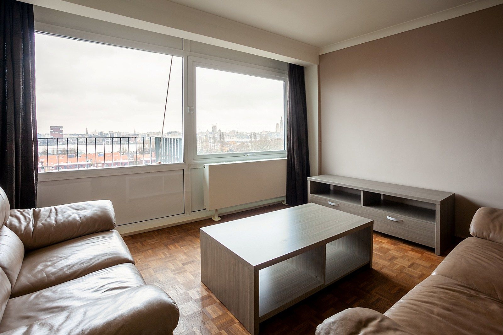 1-slaapkamer appartement op de 11de verdieping foto 8