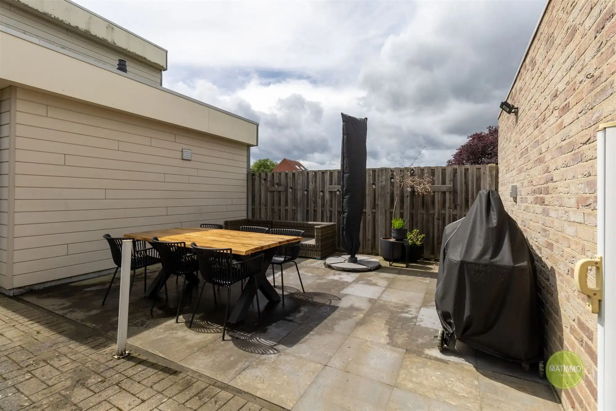 Instapklaar gerenoveerd appartement met ruim terras in Balen foto 17
