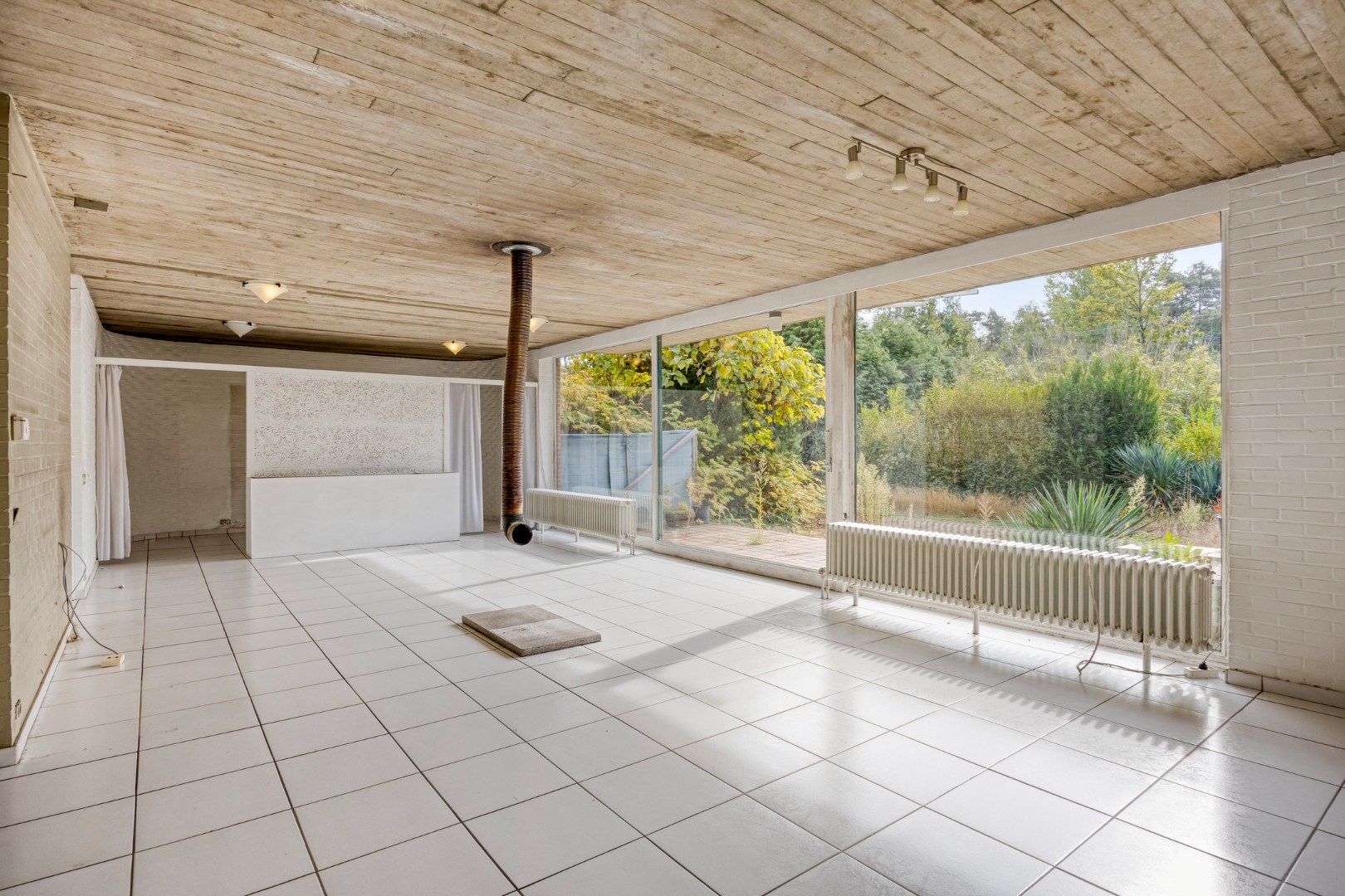 Gunstig gelegen te renoveren woning op mooi perceel van 16a07ca ! foto 8
