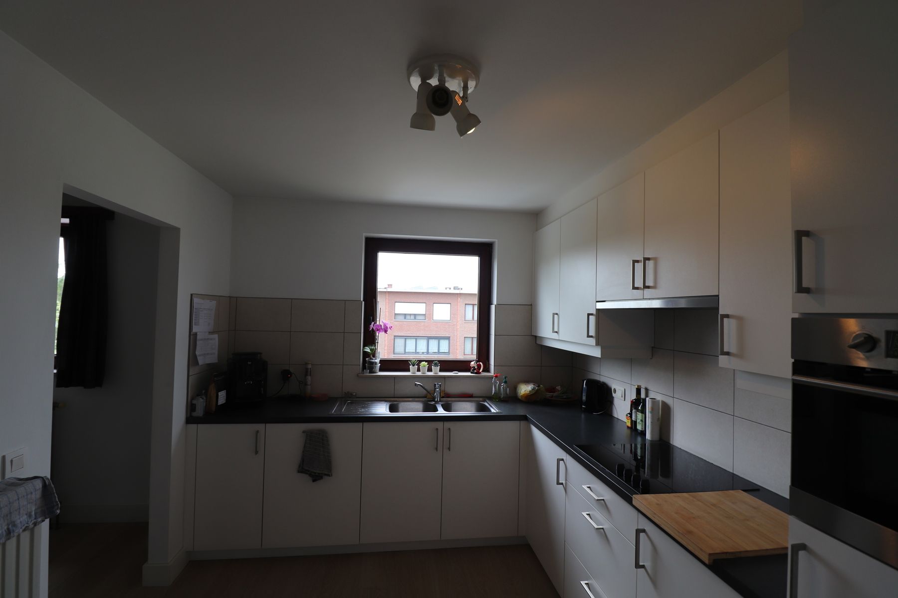 Gerenoveerd appartement op de 2de verdieping met 2 slaapkamers, terrassen en garage. foto 13