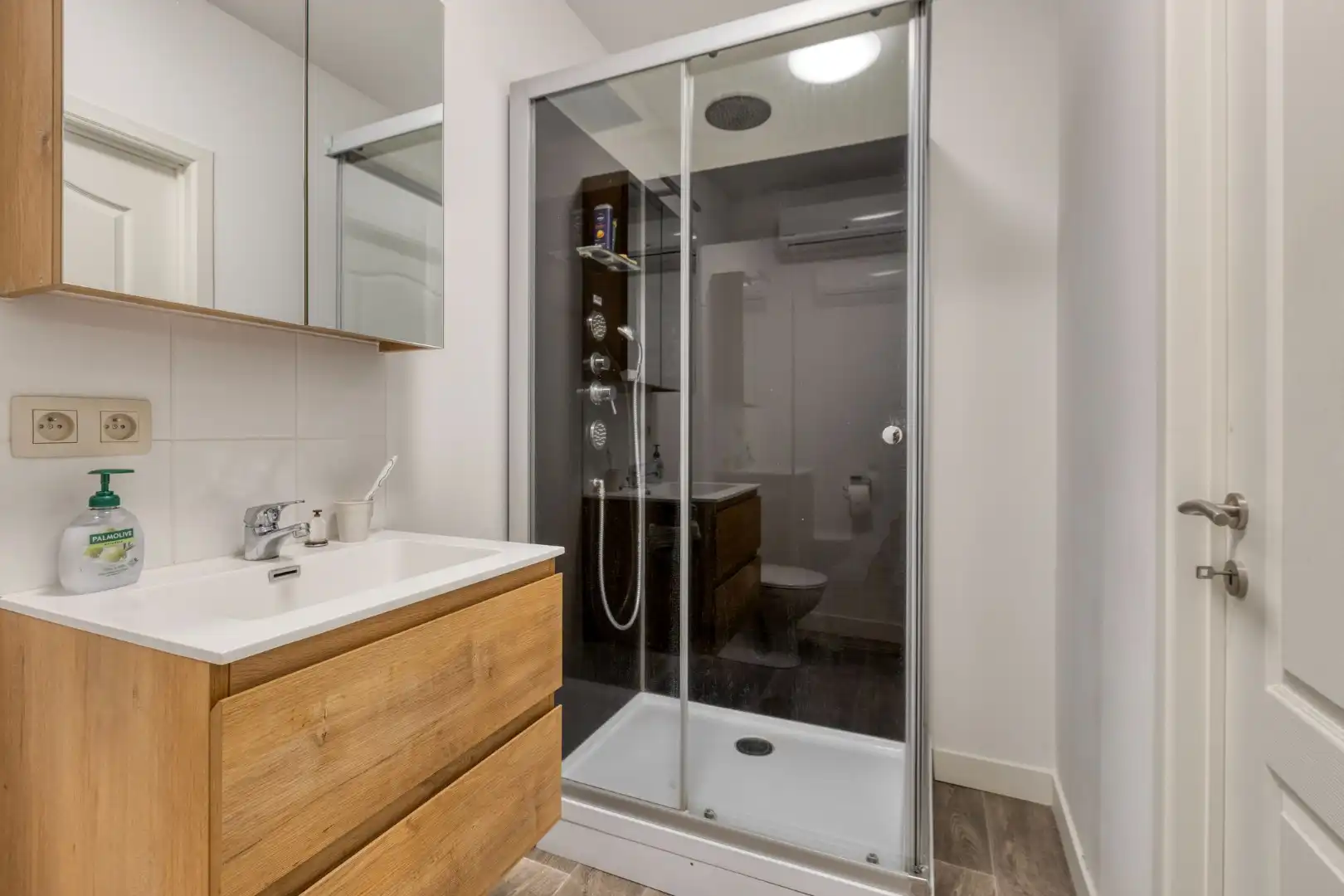 KIJKOMENT | 1 SLPK appartement met terras in het centrum van Mol ! foto 12