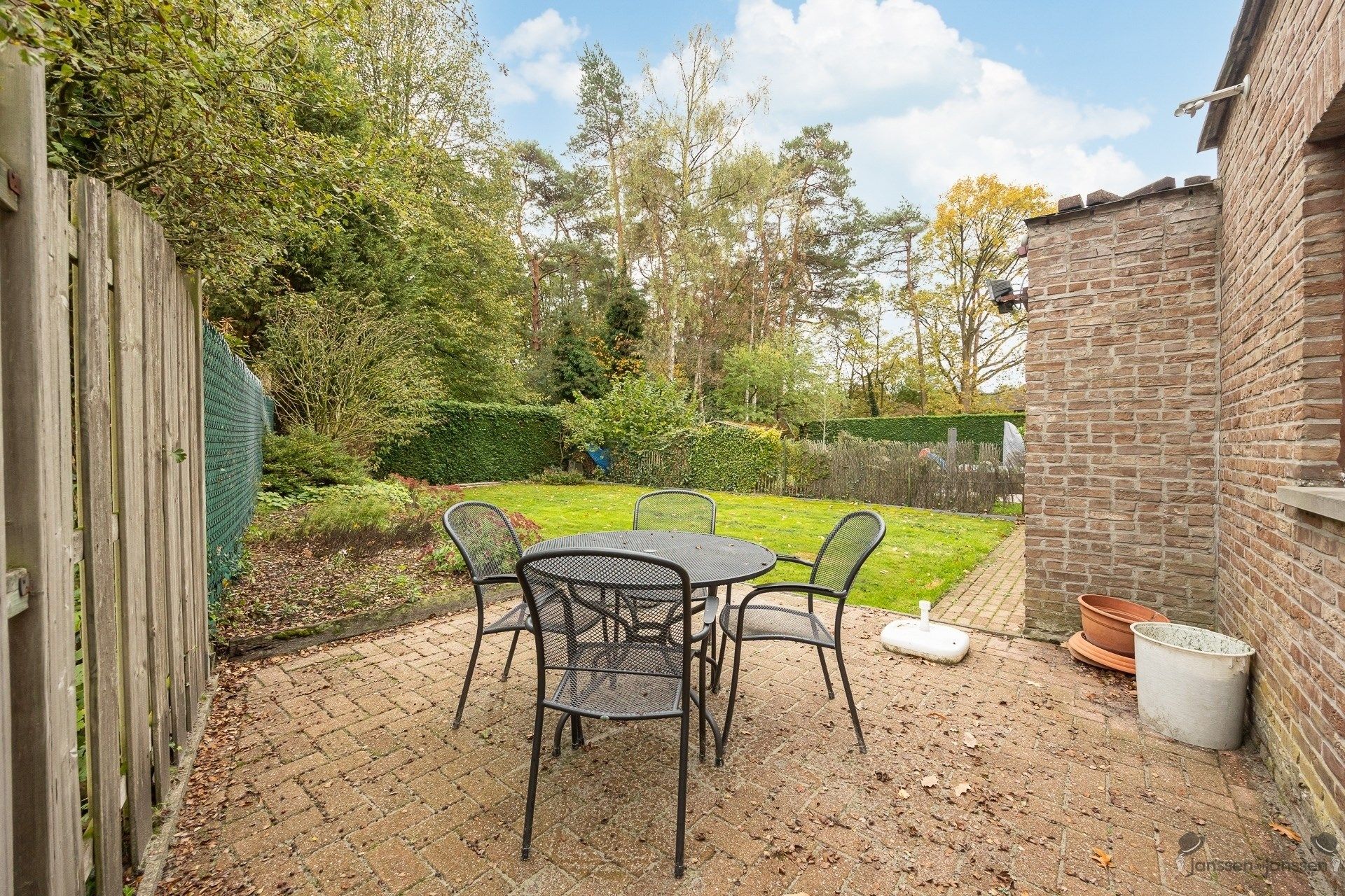 Charmant huis in rustige gewilde wijk foto 24