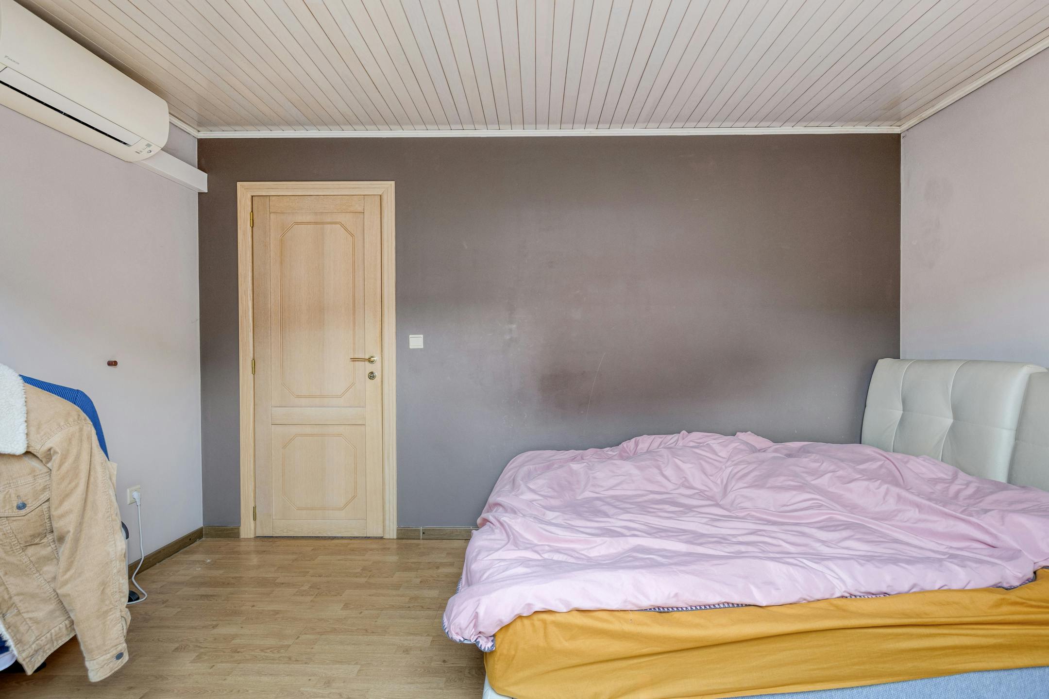 Huis te koop met 2 slaapkamers, terras en inpandige garage foto 8