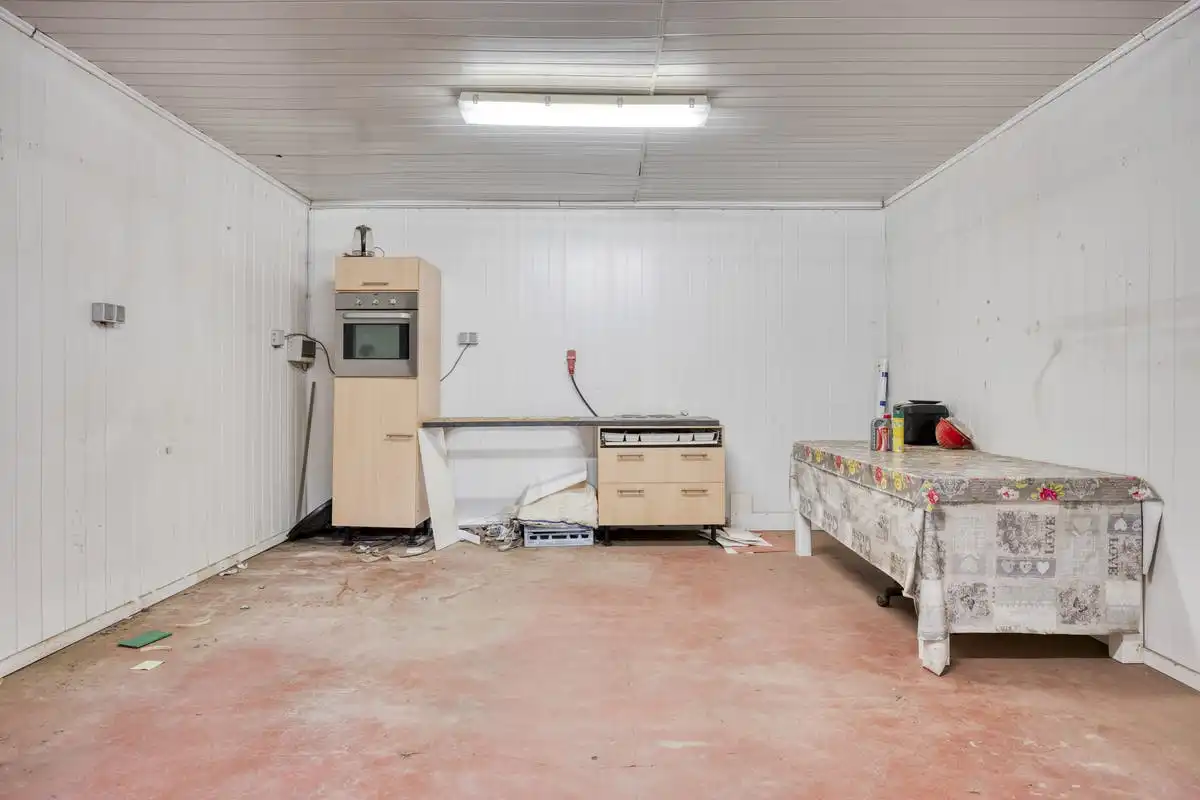 Magazijn met woonst en burelen in Adegem (Maldegem) foto 15