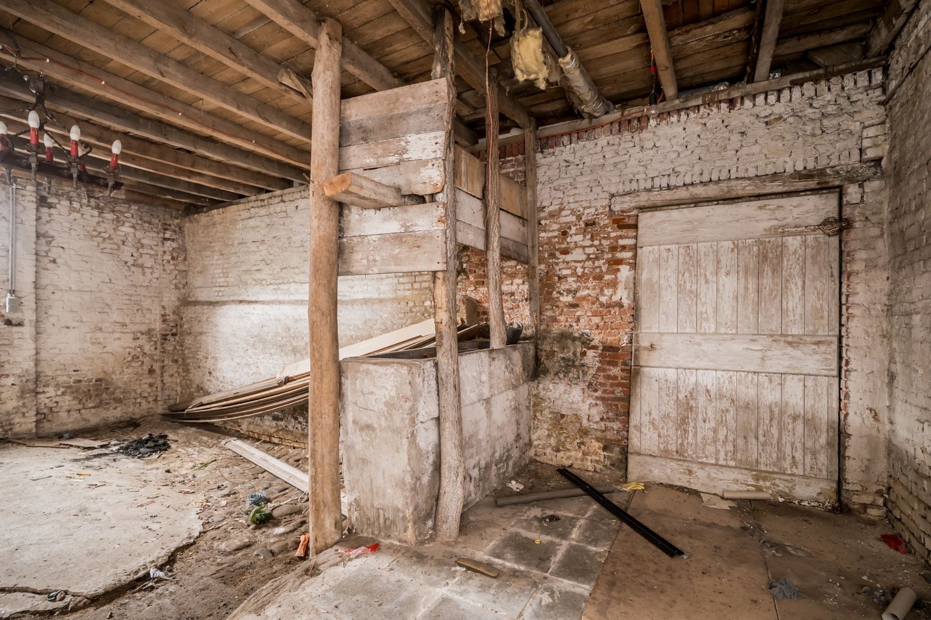 Woning voor heropbouw of af te breken op perceel van 3.391m² foto 15