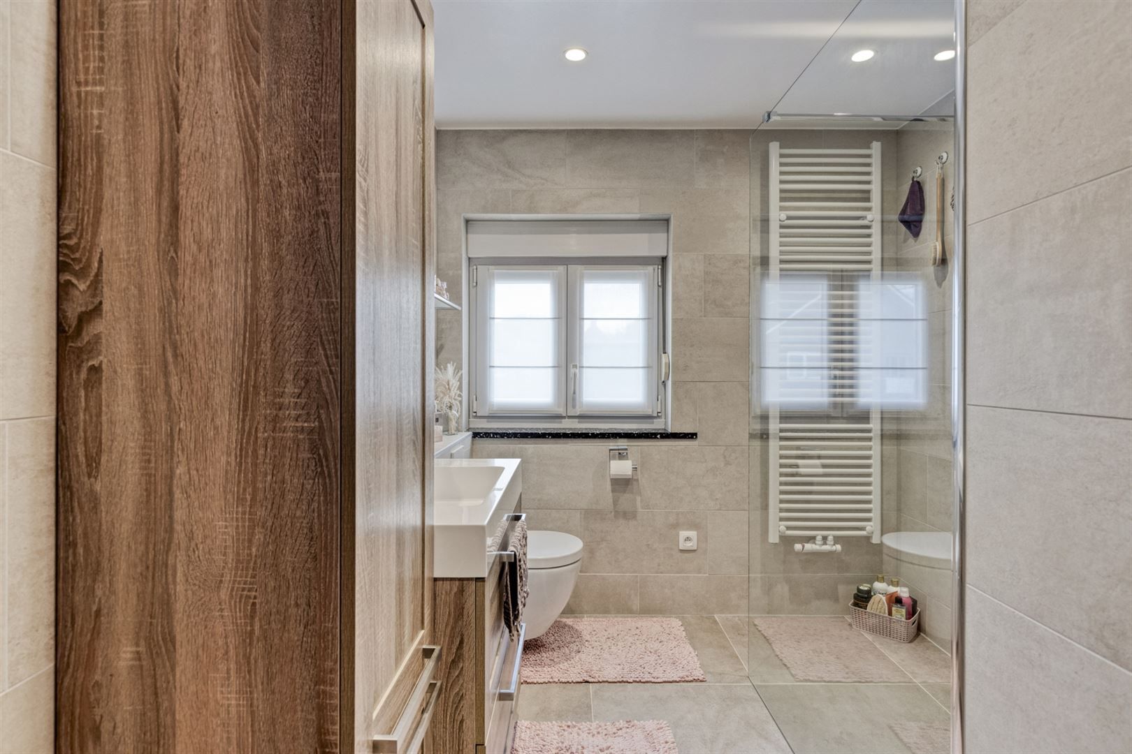 Verzorgde woning met 3 slpk en garage foto 16