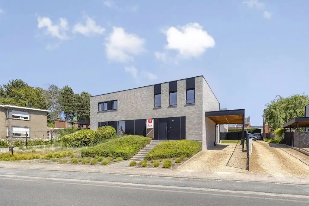 Huis met 3 slaapkamers te koop in Anzegem foto {{pictureIndex}}