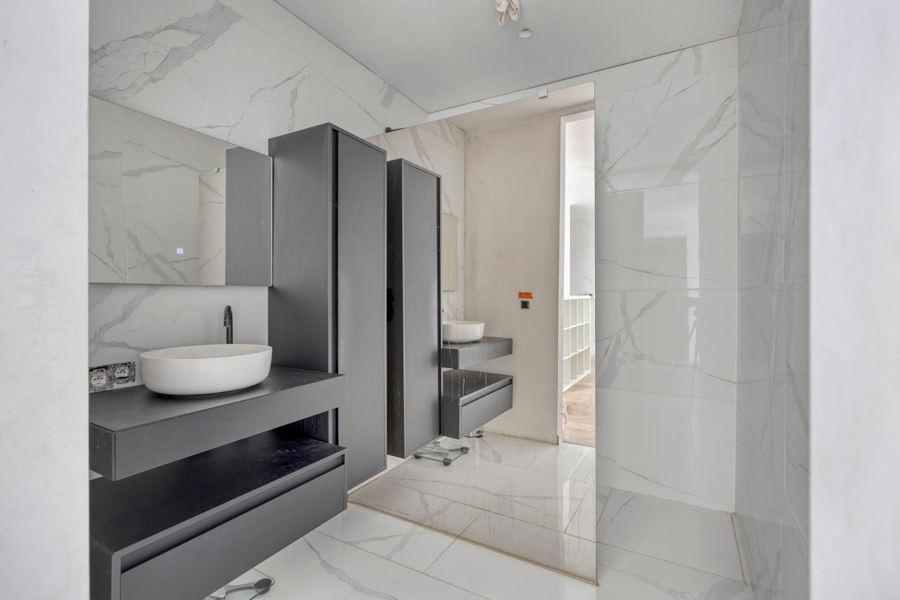 Moderne nieuwbouw villa met strak design ZONDER BTW  – nog verder af te werken naar eigen smaak! foto 31