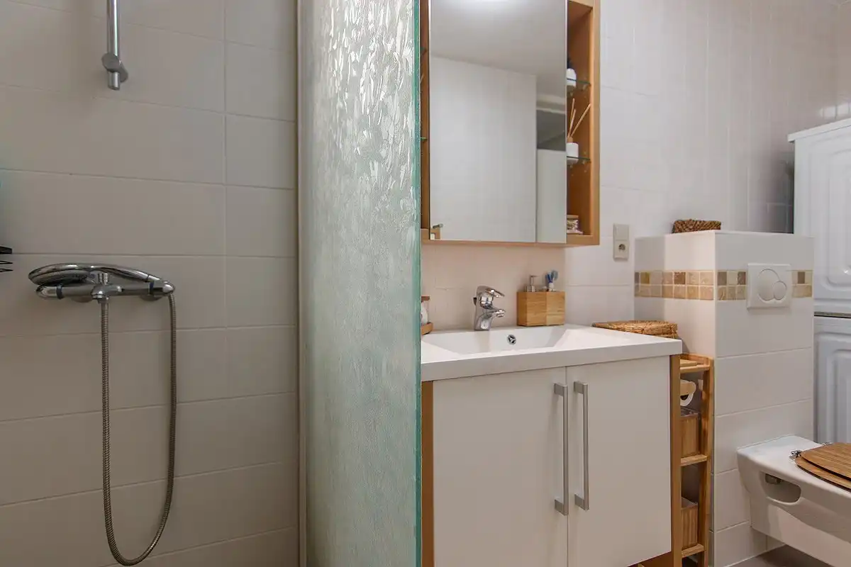Verzorgd appartement met 2 slaapkamers,  groot terras en lift foto 30