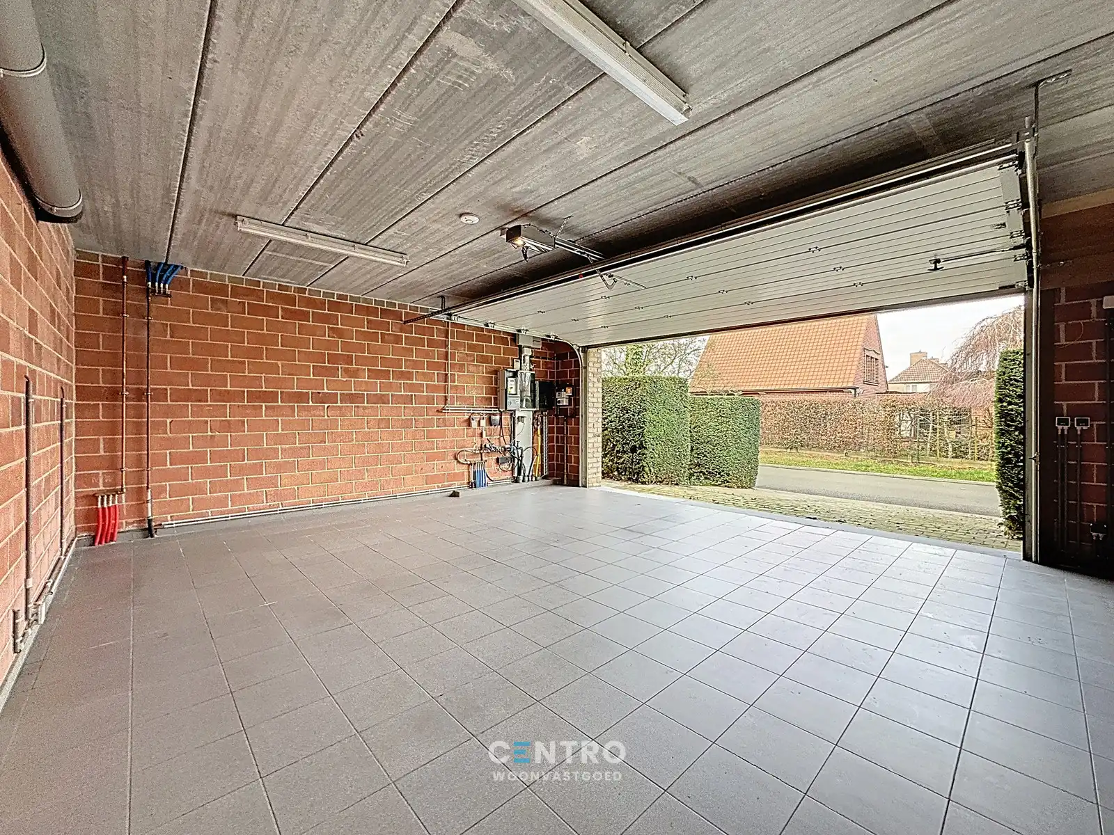Ruime woning met 5 slpks, 2 badks én dubbele garage! foto 26